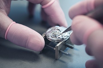 西安欧米茄表进水维修